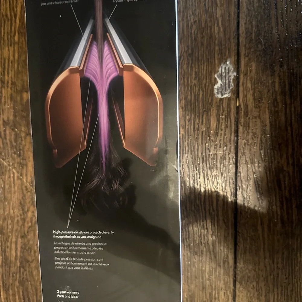 Dyson - Picture 3 of 4